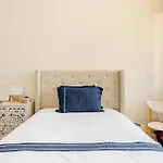 Promenade Beautiful Sea View Bright & Spacious! Bravostaysriveria
