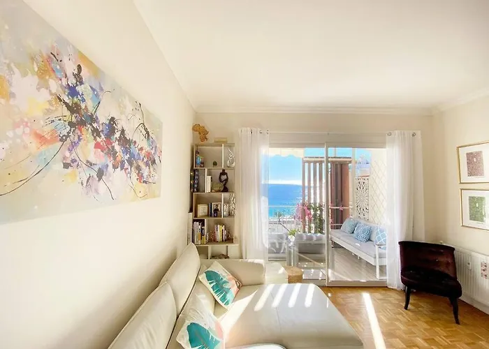 Promenade Beautiful Sea View Bright & Spacious! Bravostaysriveria